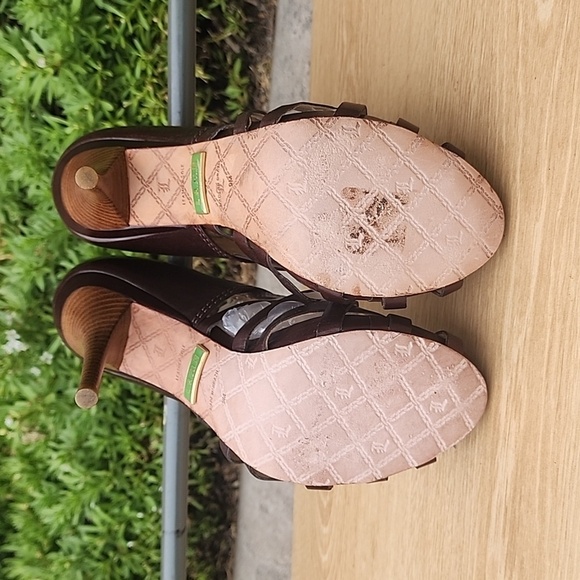 L.A.M.B. TAMMY Peep toe Heels in Brown, Size 9. - Picture 9 of 12